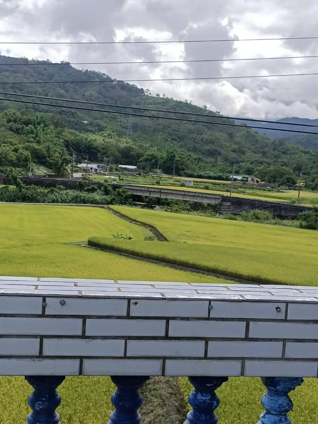 十畝田山莊會館 Chishang Exterior foto